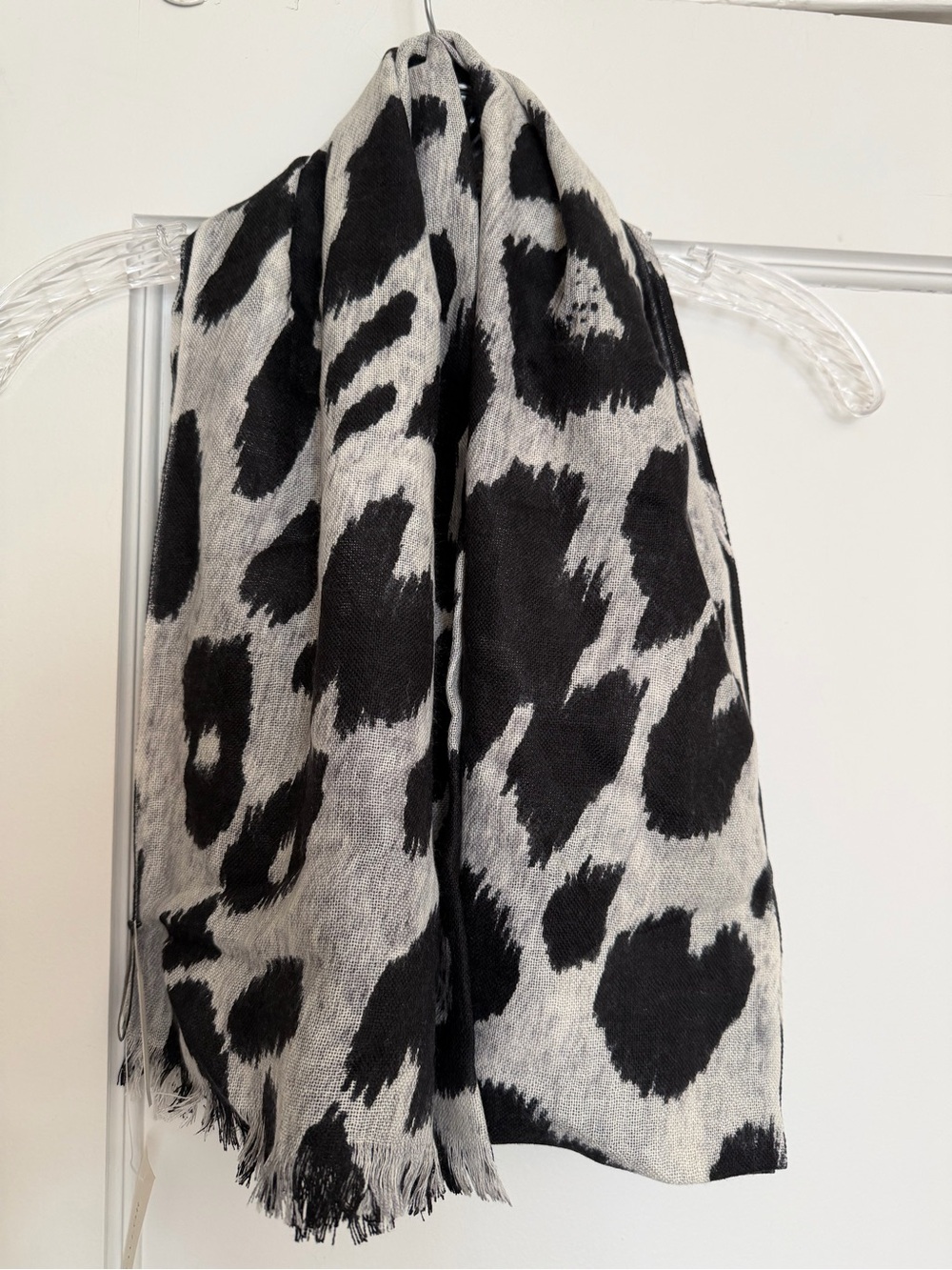 ANN TAYLOR gray black leopard print fashion scarf NWT!